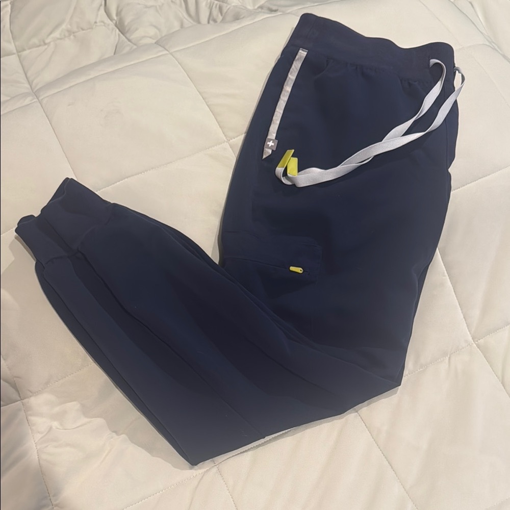 FIGS Muoy jogger scrub pants
